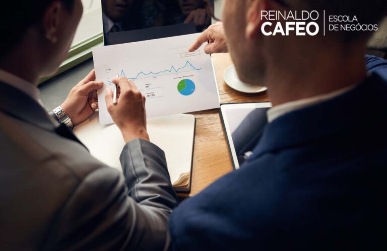 Com a inflação comportada, o economista Reinaldo Cafeo avalia se haverá algum impacto na taxa básica de juros.